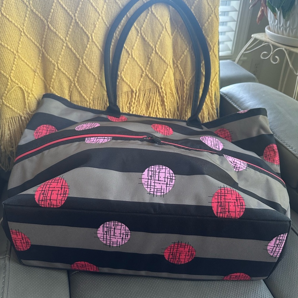 Vera Bradley Expandable Maxi Travel Tote in Havana Hot Spots| Pink Dots - Picture 12 of 16